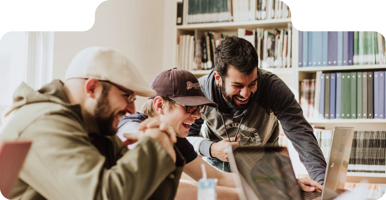 Professionnel apprenant l'anglais pour le milieu de travail